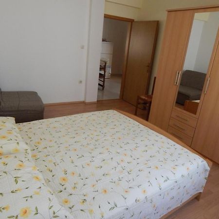 Apartments Zoki - Great Location Close To The Sea Віс Екстер'єр фото