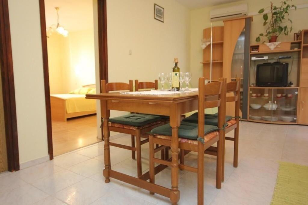 Apartments Zoki - Great Location Close To The Sea Віс Екстер'єр фото