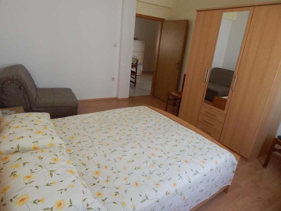 Apartments Zoki - Great Location Close To The Sea Віс Екстер'єр фото