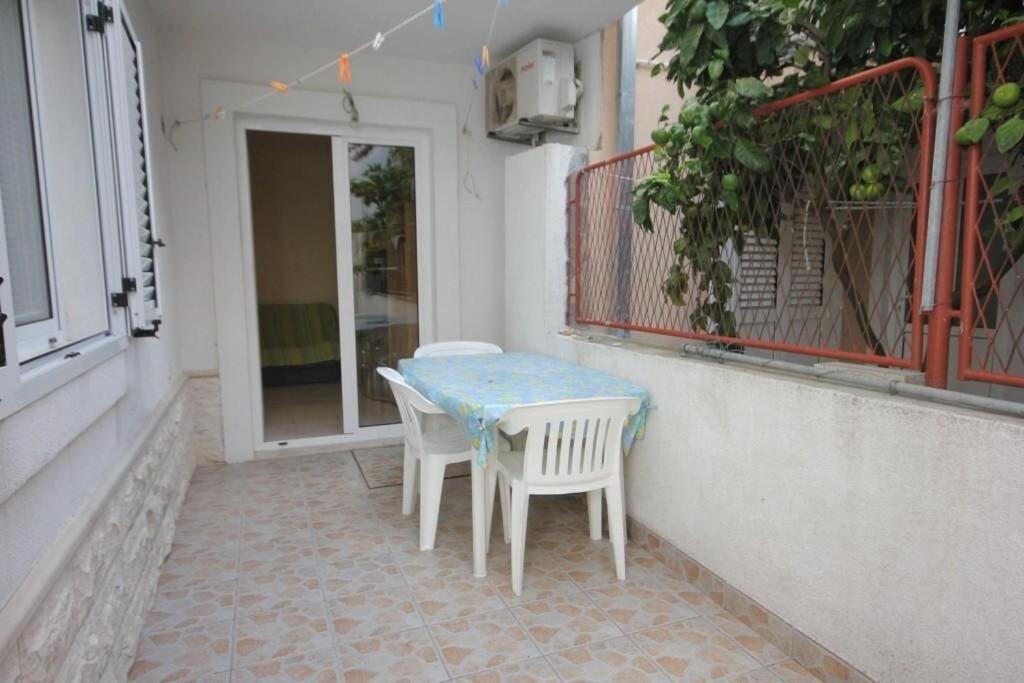 Apartments Zoki - Great Location Close To The Sea Віс Екстер'єр фото