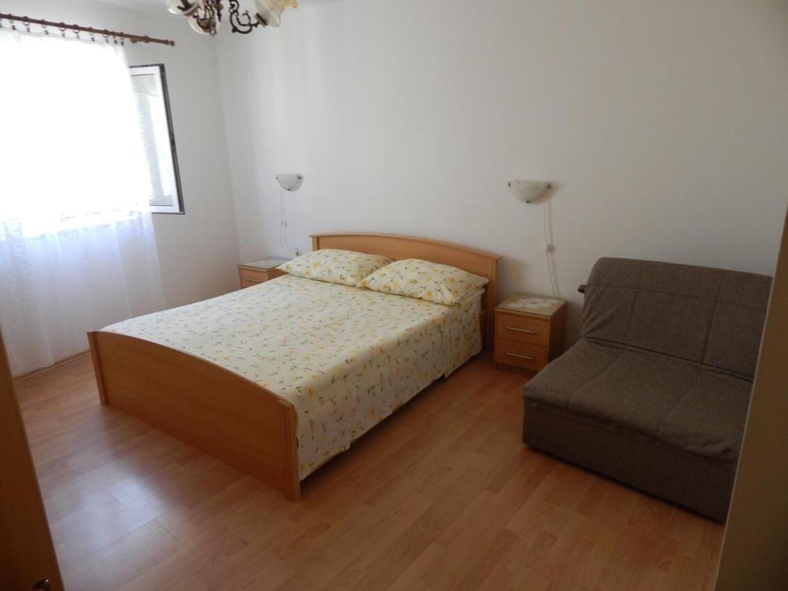 Apartments Zoki - Great Location Close To The Sea Віс Екстер'єр фото