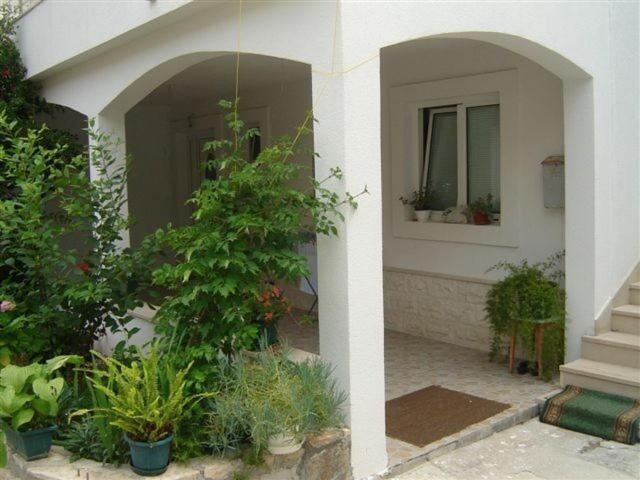 Apartments Zoki - Great Location Close To The Sea Віс Екстер'єр фото